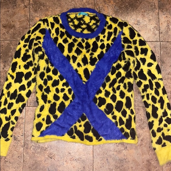 Sweater top size small - Picture 1 of 5